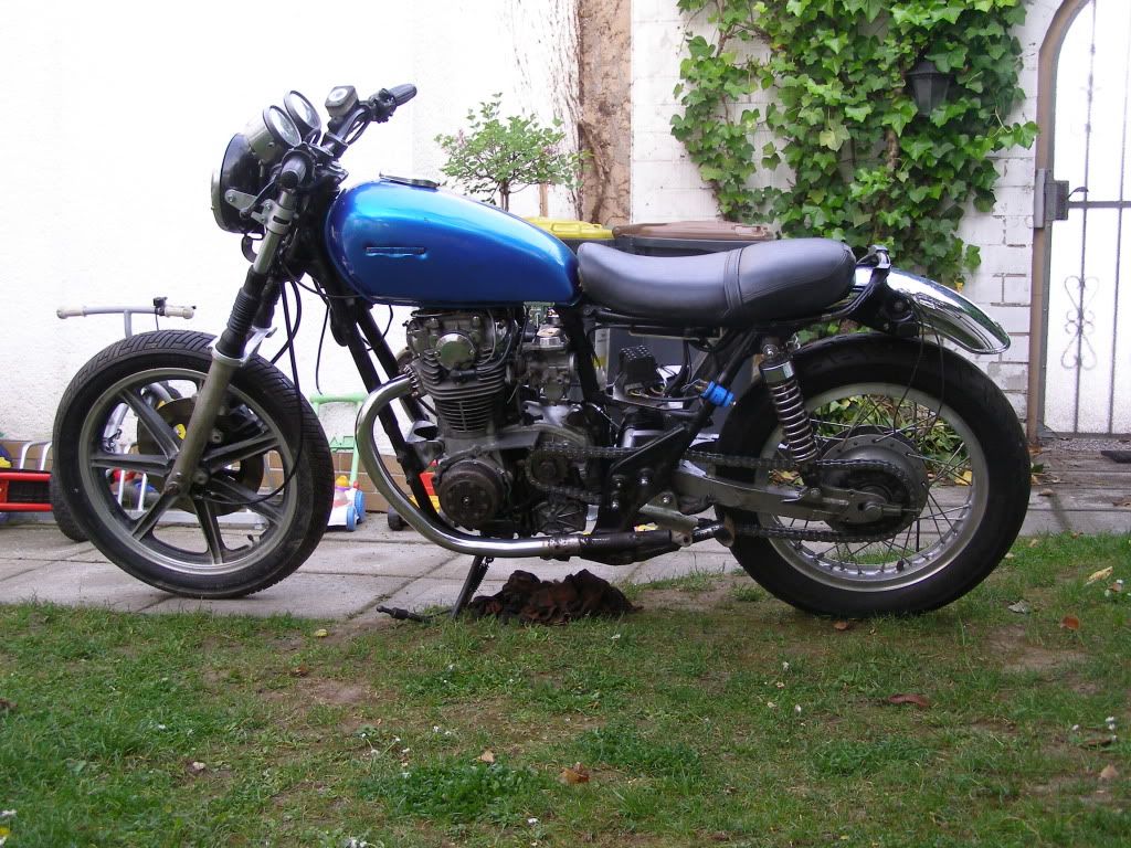 xs650 brat seat