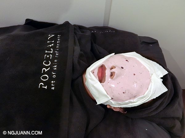 Porcelain Face Spa's Signature Facial photo 3_zps39503518.jpg