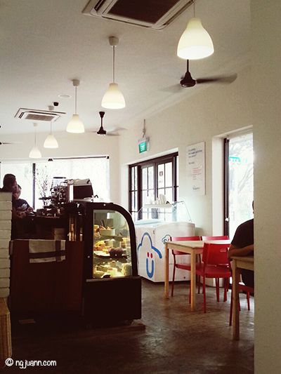L'etoile Cafe Singapore photo letoileinside_zps94cc256c.jpg