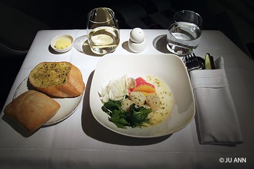 SQ business class photo sqbizclassfood_zpsafb8cb9f.jpg